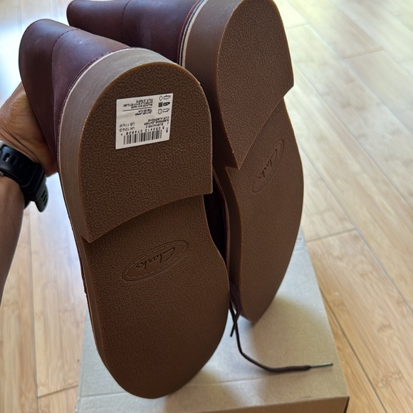 Clarks Brown Chukka Boots with Minimalist Design
